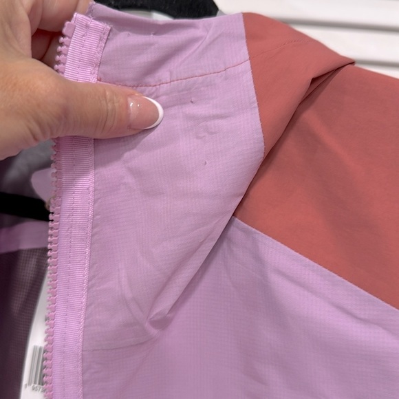 Adidas
Adidas Women's Terrex Xploric RAIN.RDY Mountain Jacket Blilil/Wonred Sz M - Picture 14 of 14